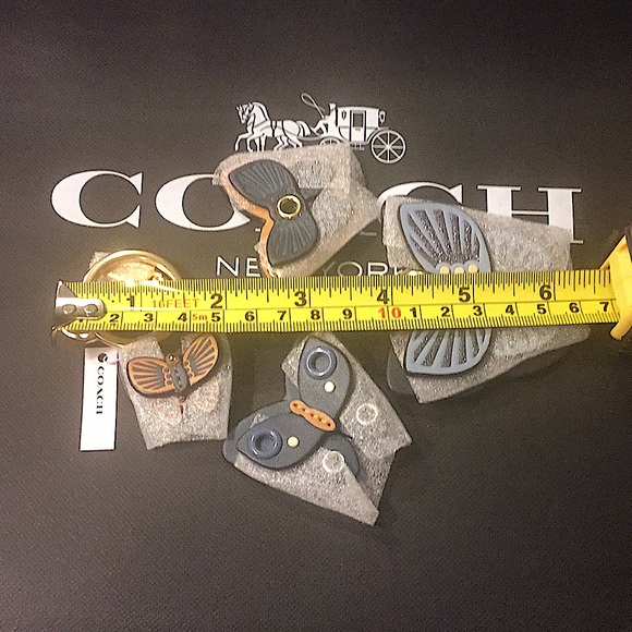 COACH  BUTTERFLY CLUSTER BAG CHARM /KEYCHAIN (NWT) - Picture 8 of 13